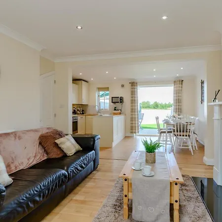 Host & - Overcarr Kirby Misperton